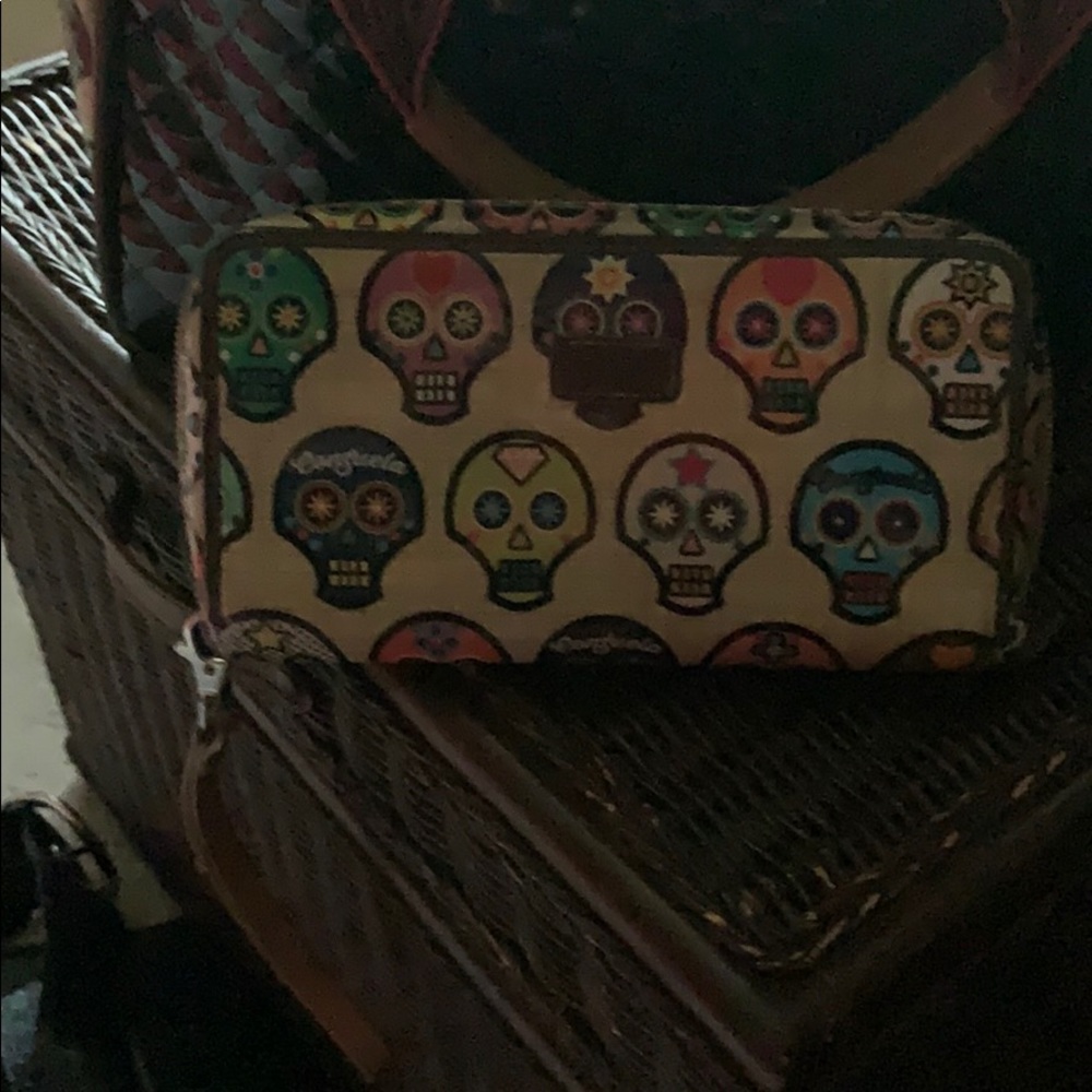 Consuela candy skull wallet